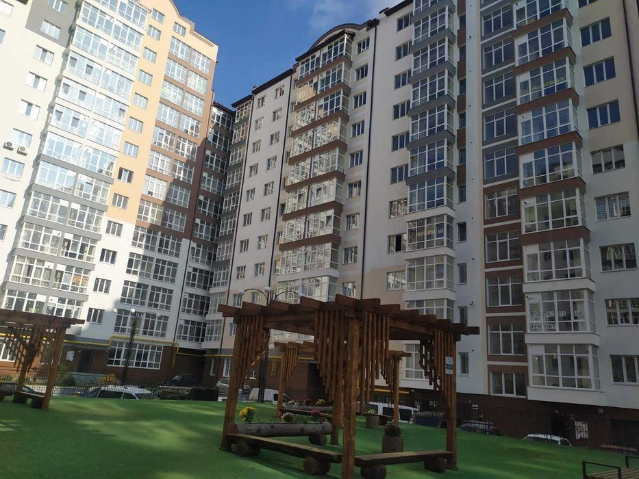 Продажа квартиры,Готовая к ремонту 3-к ЦЕНТР, Бандеры-Высочан