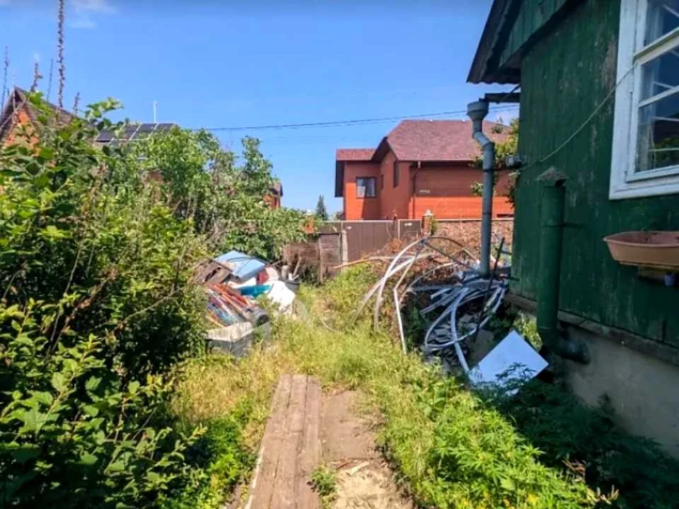 Ділянка. Київ, 60-та Садова вул.