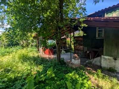 Ділянка. Київ, 60-та Садова вул.