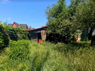 Ділянка. Київ, 60-та Садова вул.