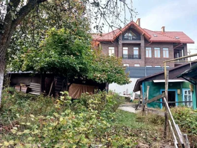 Ділянка. Київ, Дружня вул.