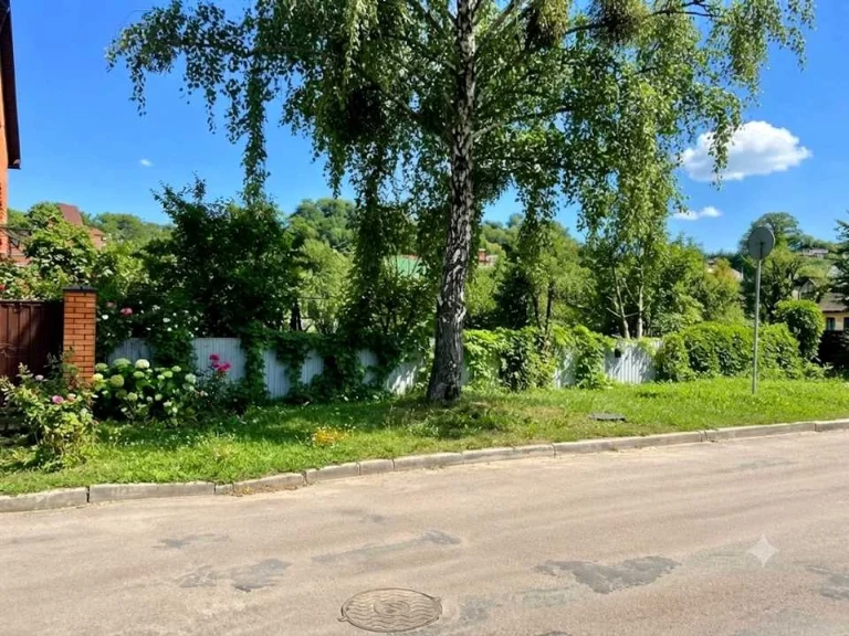 Ділянка. Київ, Квітки-Основ'яненка пров.