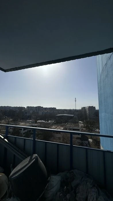 I am selling a spacious apartment in the residential complex "House on Zernovaya" - top-lo