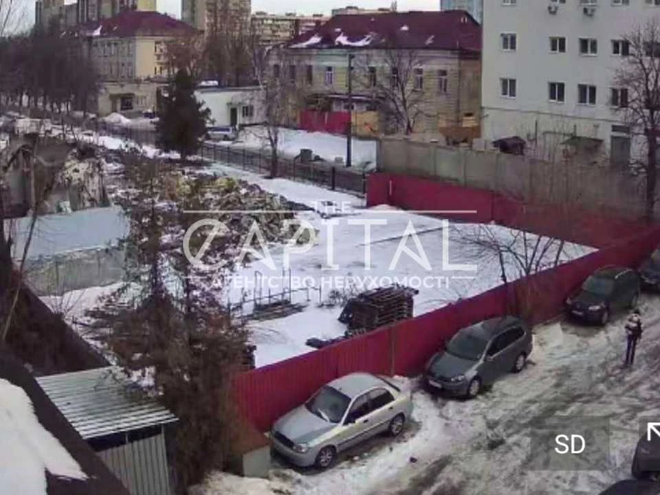 Ділянка. Київ, Бориспільська вул.