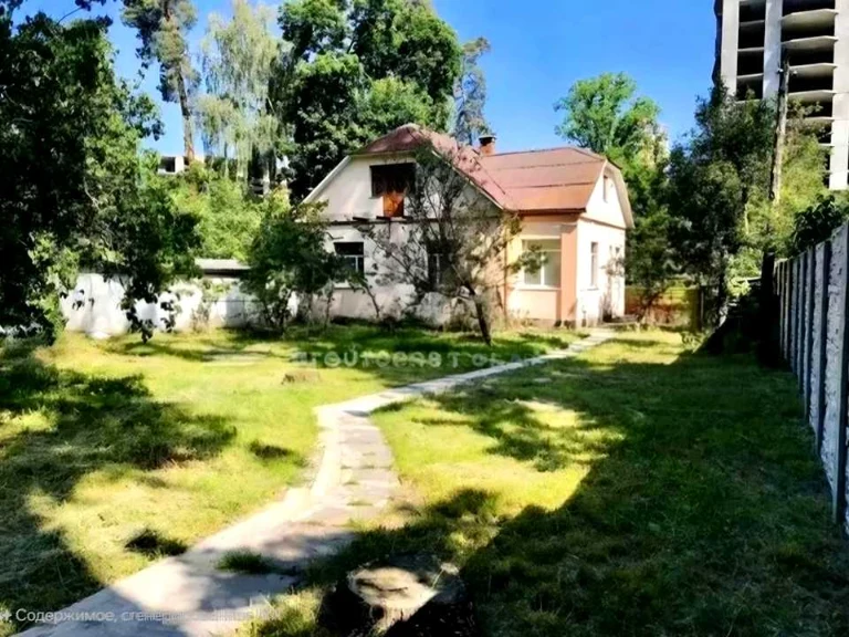 Ділянка. Київ, Львівська вул.