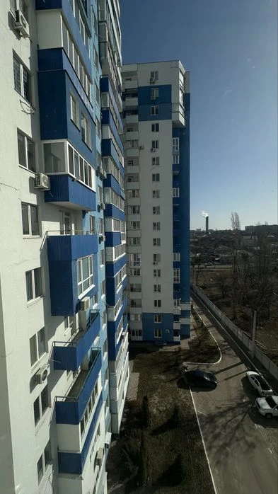 I am selling a spacious apartment in the residential complex "House on Zernovaya" - top-lo