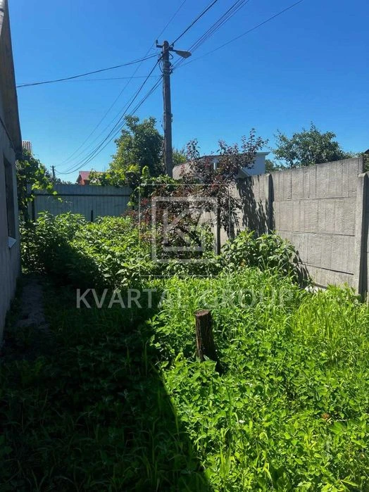 Продаж земельної ділянки з будинком у Святошинському районі,