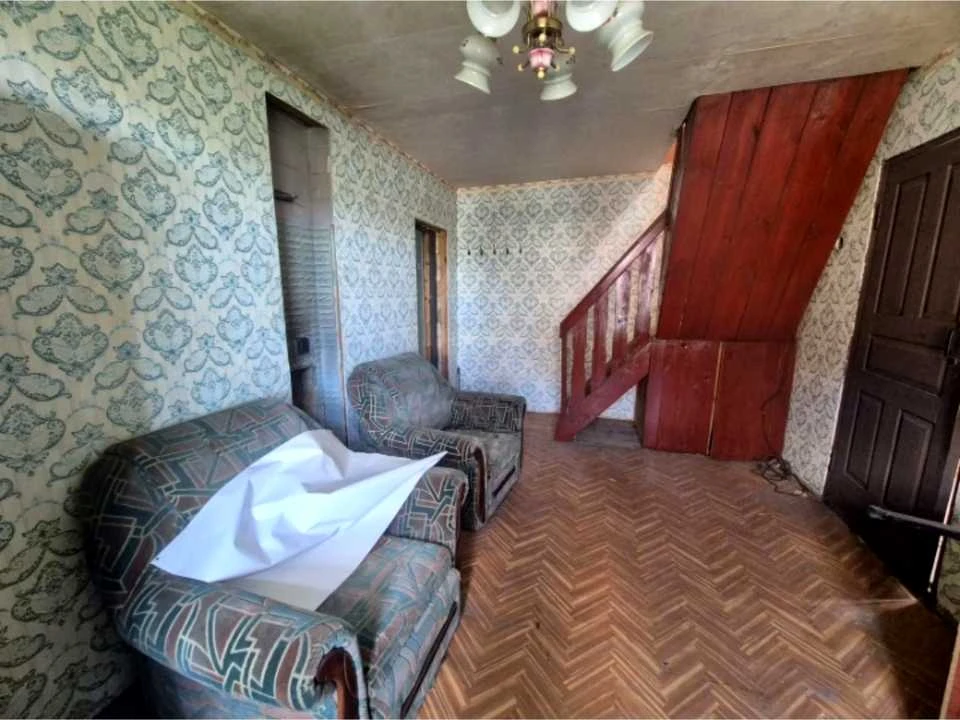 Ділянка. Київ, 10-та Лугова вулиця