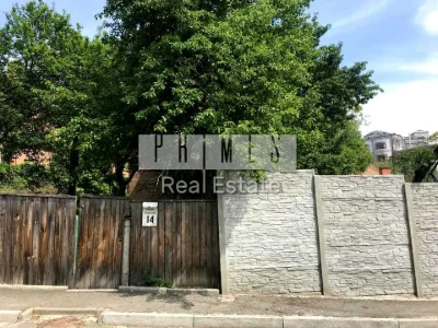 Ділянка. Київ, Редутний пров.