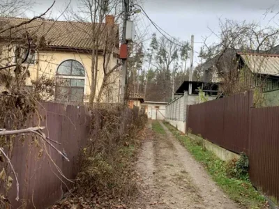 Ділянка. Київ, Синьоозерна вул.