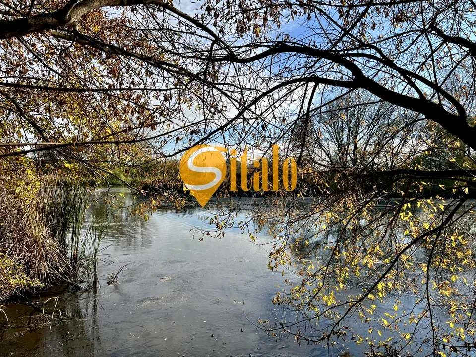 Ділянка. Київ, Прирічна