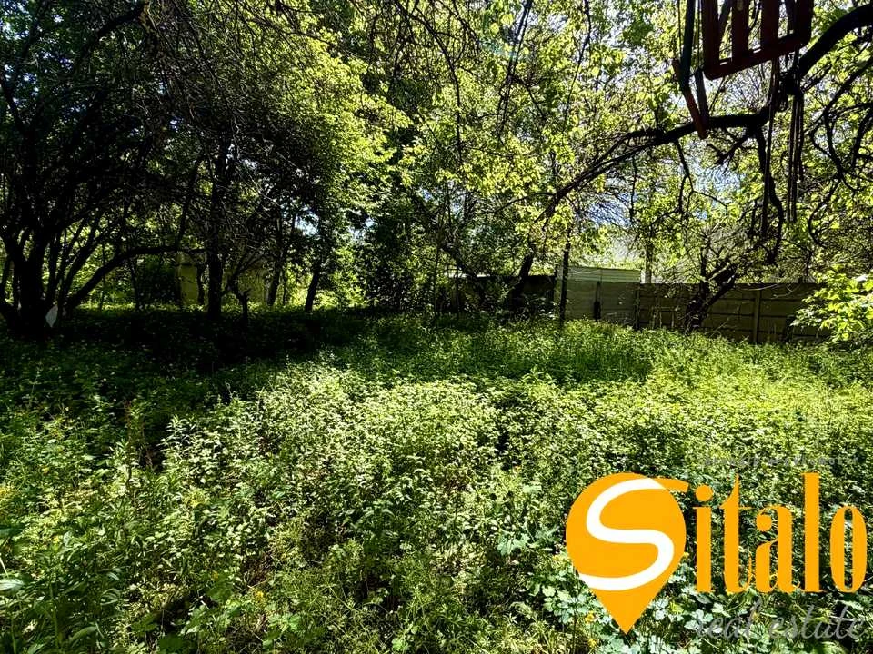 Ділянка. Київ, 168 Садова