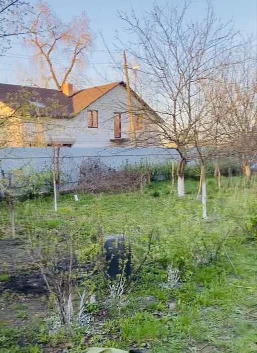 Продаю участок на осокорках  9,2 соток з озером