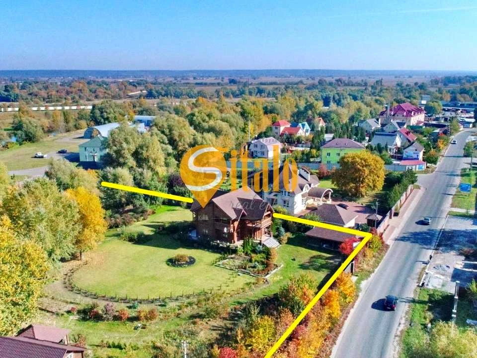 Ділянка. Київ, Центральна