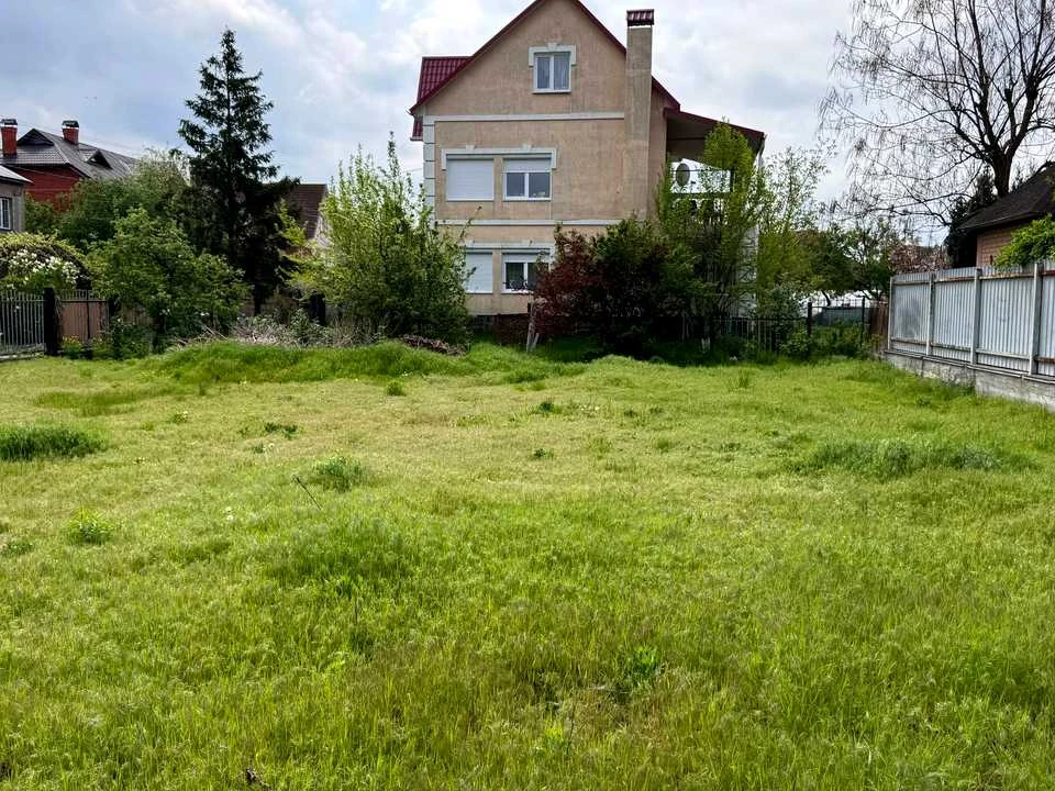 Ділянка. Київ, Мисливська