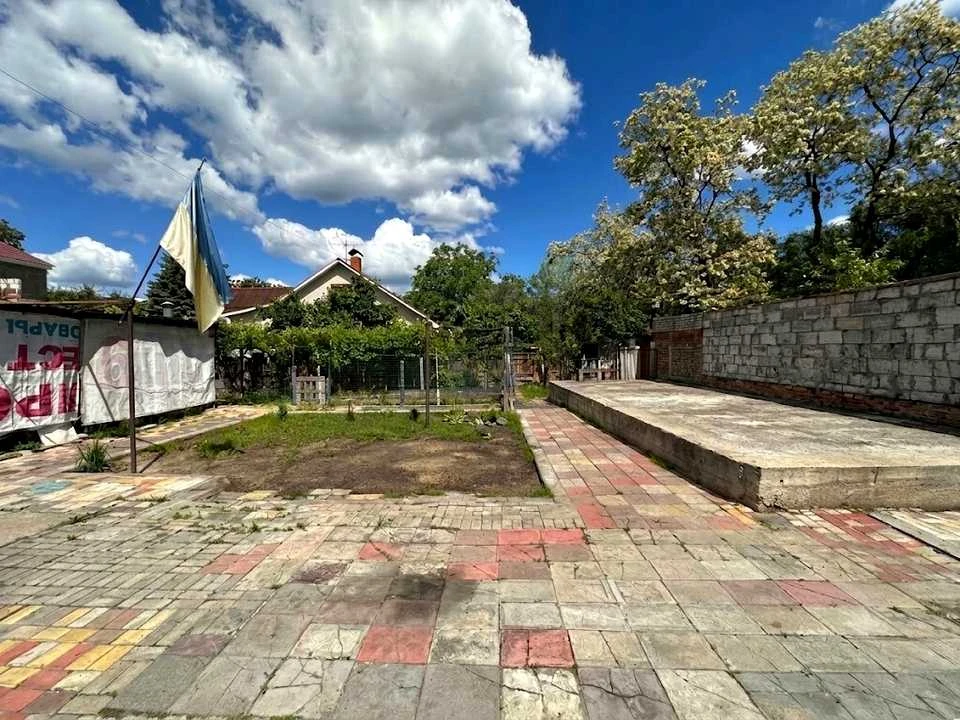Ділянка. Київ, Академіка Вернадського бульв.