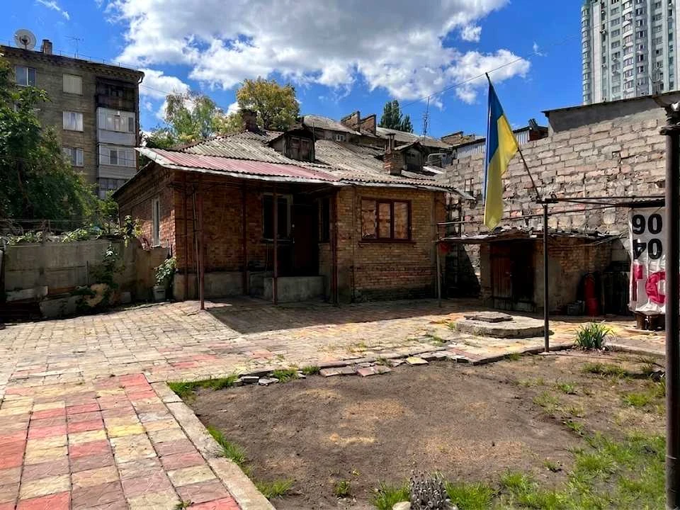 Ділянка. Київ, Академіка Вернадського бульв.