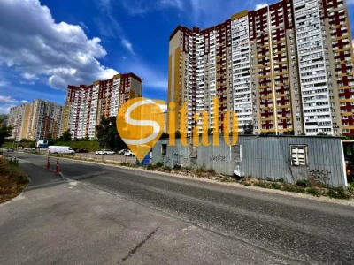 Ділянка. Київ, Підващенка