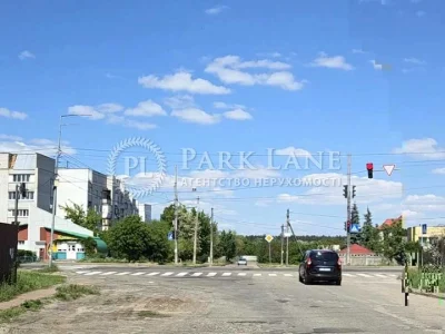 Ділянка. Київ, Шкільна вул.