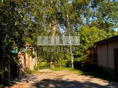 Ділянка. Київ, Садова вул.