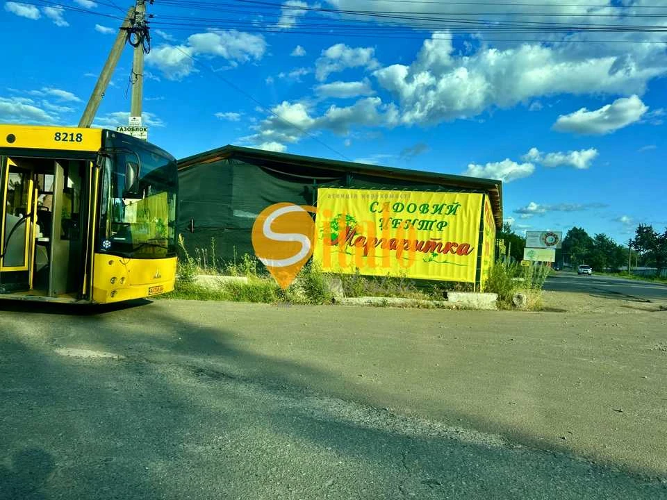 Ділянка. Київ, Прирічна
