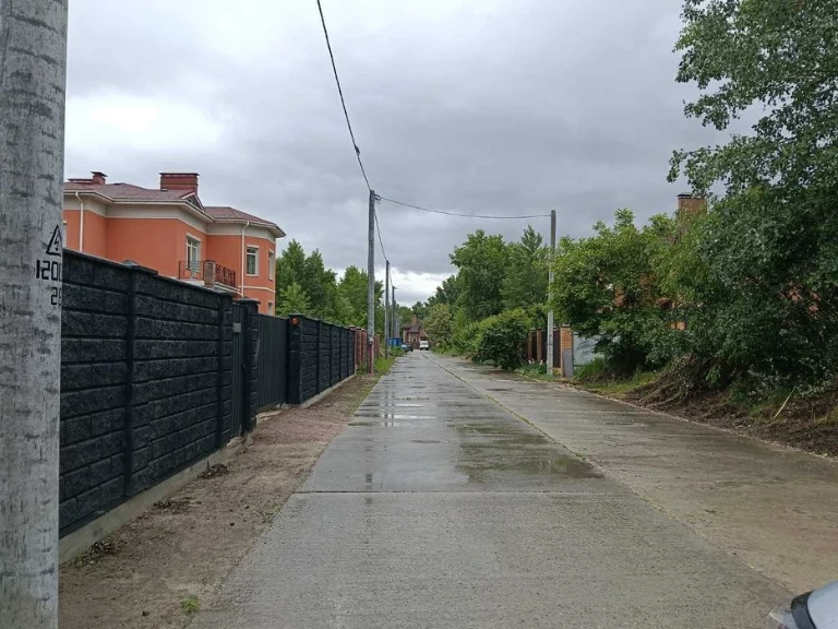 Ділянка в Києві 10 соток. Мальовничі місця, річка. Охорона.