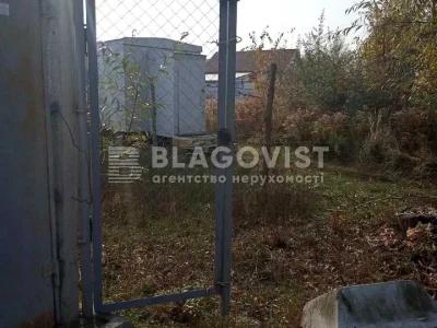 Ділянка. Київ, 60-та Садова вул.