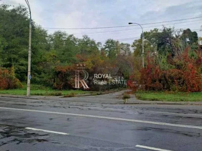 Ділянка. Київ, Докучаєвський пров.