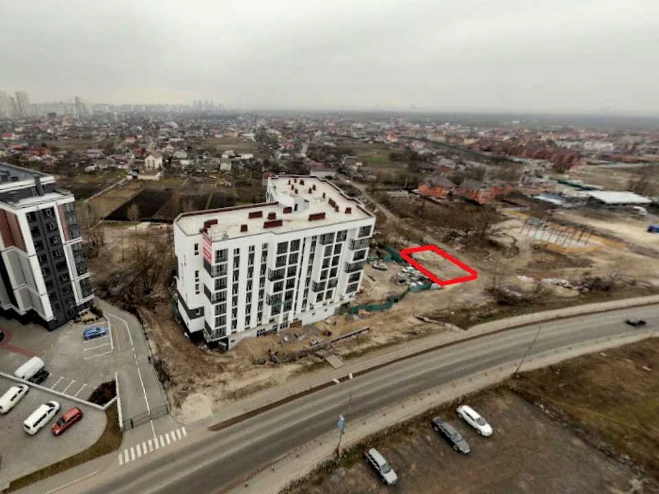 Ділянка. Київ, Милославська вул.