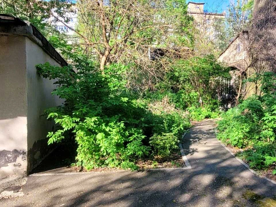 Ділянка. Київ, Якубенківська вул. (Тропініна)