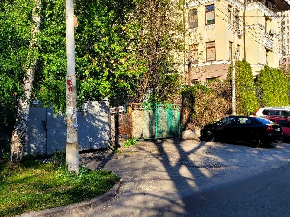 Ділянка. Київ, Якубенківська вул. (Тропініна)