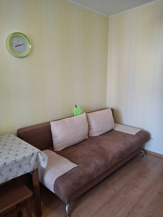 Продам 1 кімнатку квартиру. Метро Позняки. вул. Гмирі