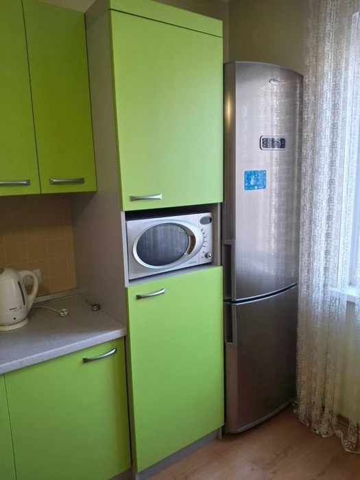 Продам 1 кімнатку квартиру. Метро Позняки. вул. Гмирі