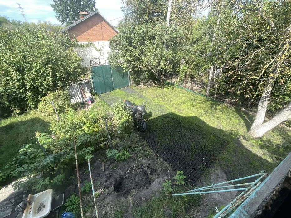 Земельна ділянка на русанівських садах без комісіі