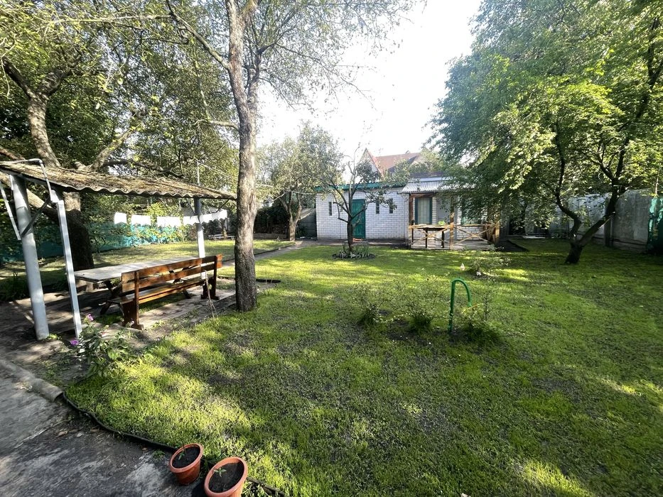 Земельна ділянка на русанівських садах без комісіі