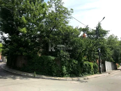 Ділянка. Київ, Редутна вул.