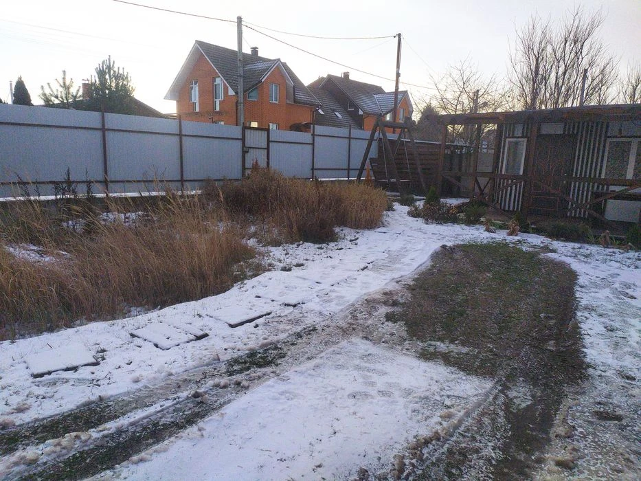 Продам участок  на троєщині