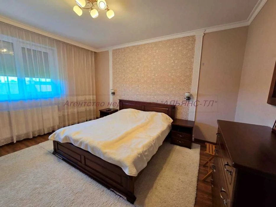 Будинок з ремонтом та меблями , вільний , 9 сот