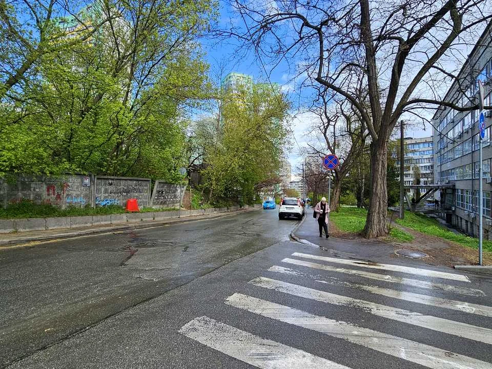 Ділянка. Київ, Западинська вул.
