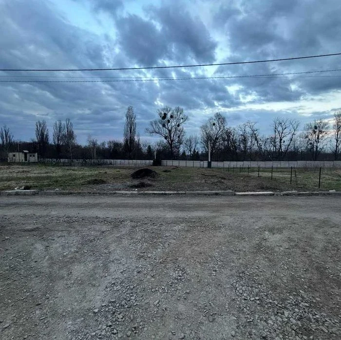 Ділянка 10 соток у Києві (Солом'янський р-н), 16 кВт, рівний