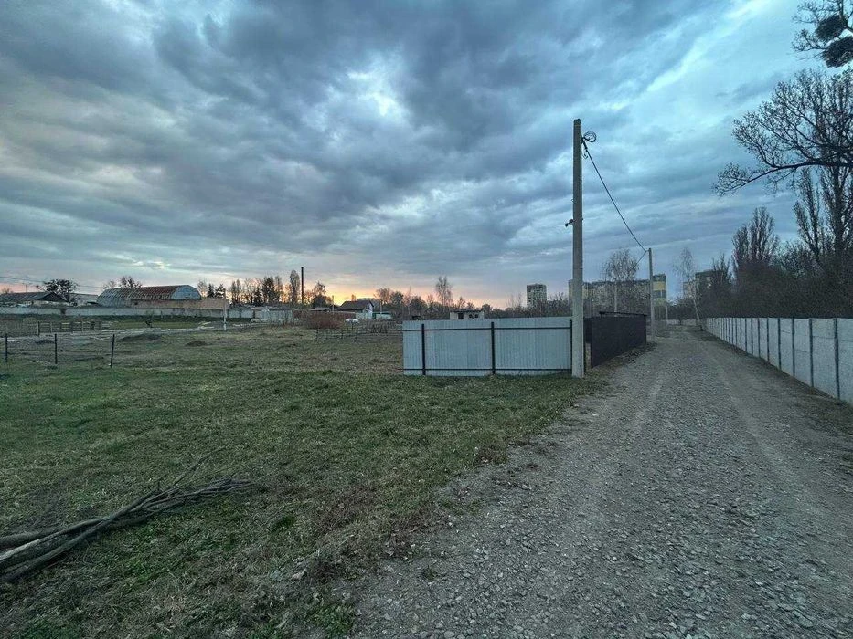 Ділянка 10 соток у Києві (Солом'янський р-н), 16 кВт, рівний