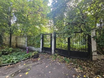 Продам ділянку(15 соток)у власності. Під забудову на Ярослав