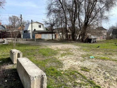 Ділянка. Дніпро, Савурська вул.