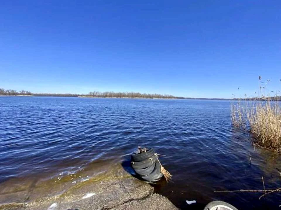 Ділянка. Дніпро, Мостова вул.