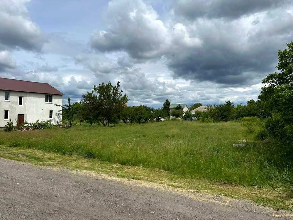 Ділянка. Дніпро, Вишивана вул.