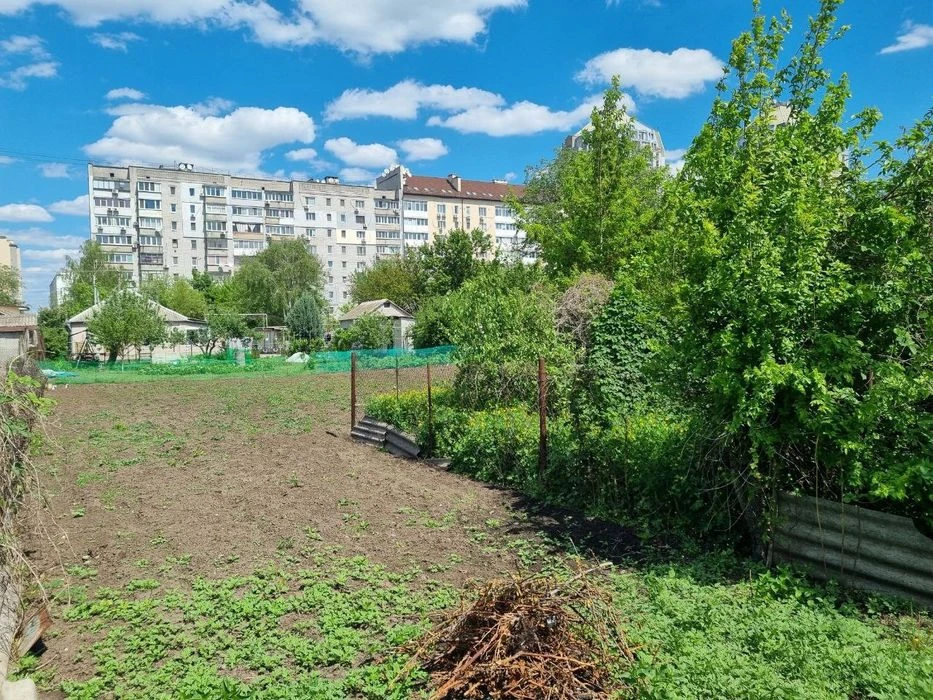 Продаж Ділянки в Елітному містечку в районі пр. Слобожанське