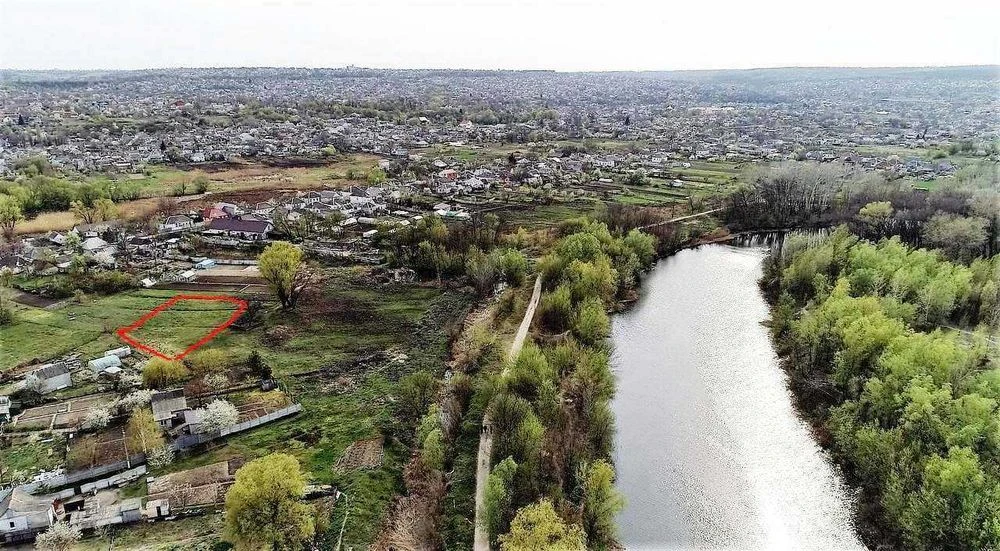 продам участок рядом с заливом Днепра. Ж\м Парус