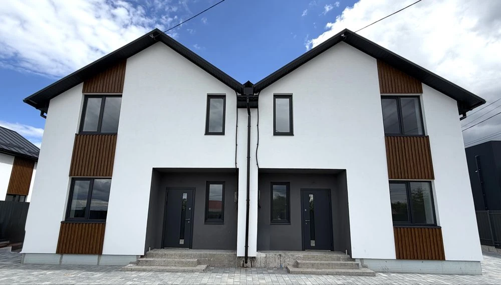 Duplex for sale within the city with finishing works