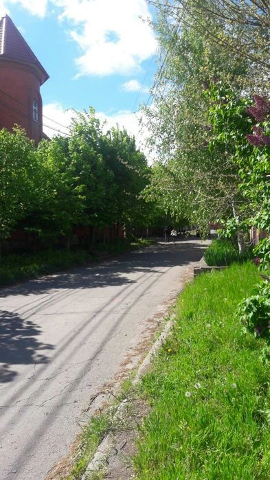 Продам участок под застройку  дома или таунхауса по ул. Л. Ч