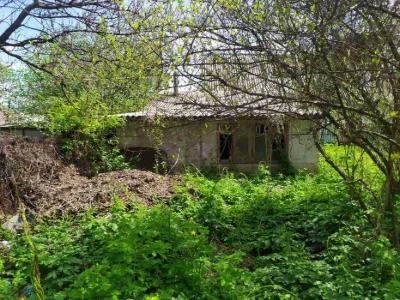 Продам участок под застройку  дома или таунхауса по ул. Л. Ч